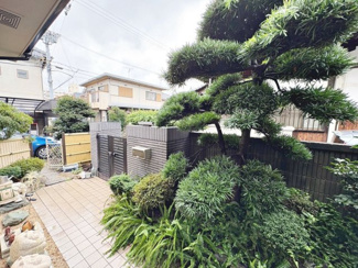 【庭】 | 千代田１丁目　中古一戸建 | 【閑静な住宅地でのびのび子育て】閑静な住宅地で子育て家族にピッタリ。毎日のお散歩も快適な緑に恵まれたエリアです。