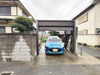 【駐車場】 | 千代田１丁目　中古一戸建 | シャッター付ガレージですよ！愛車のセキュリティ面も安心ですね！