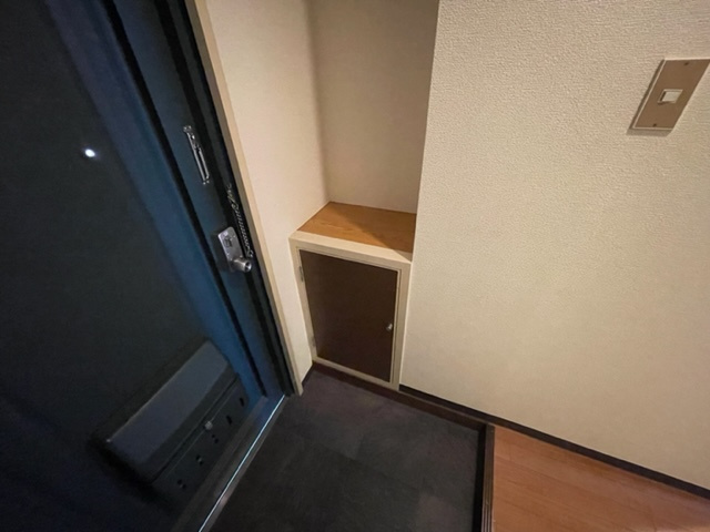 ウエストロッジの玄関|明るい玄関です