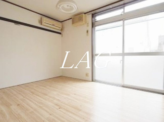【居間・リビング】 | アビタシオンオダシロ | 洋室のお部屋です。