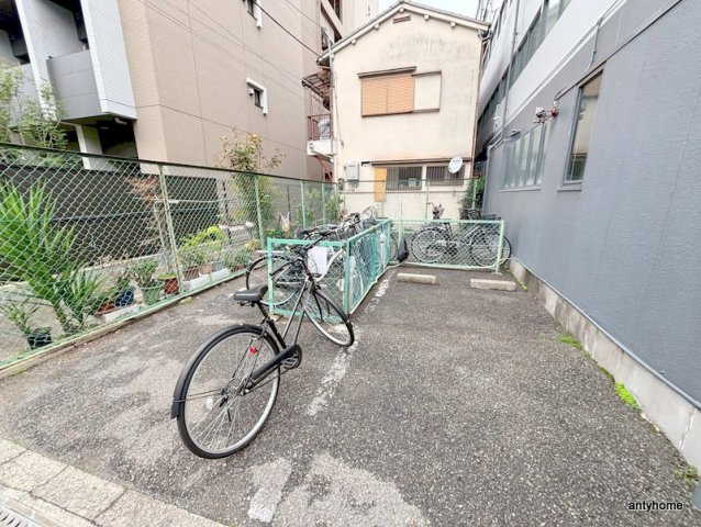 サクセスコート都島　仲介手数料無料の駐車場