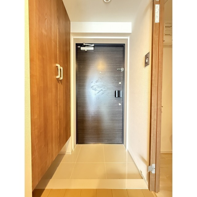 FUSION 池袋 WESTの玄関