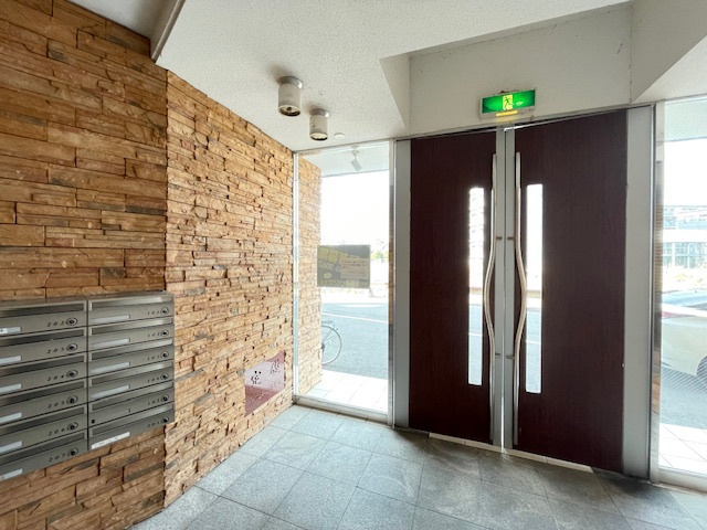 豊中市箕輪１丁目の賃貸マンションのエントランス