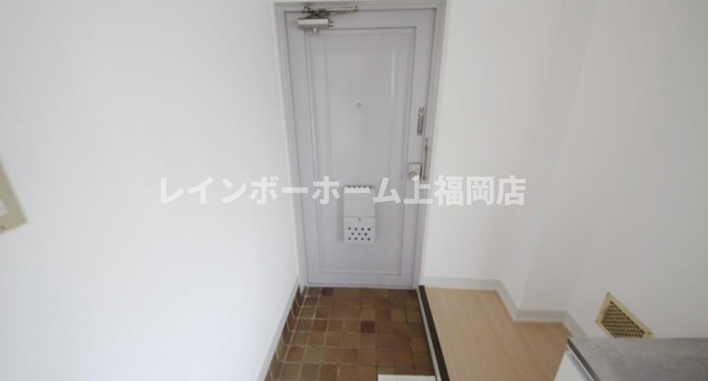大原ビルの玄関