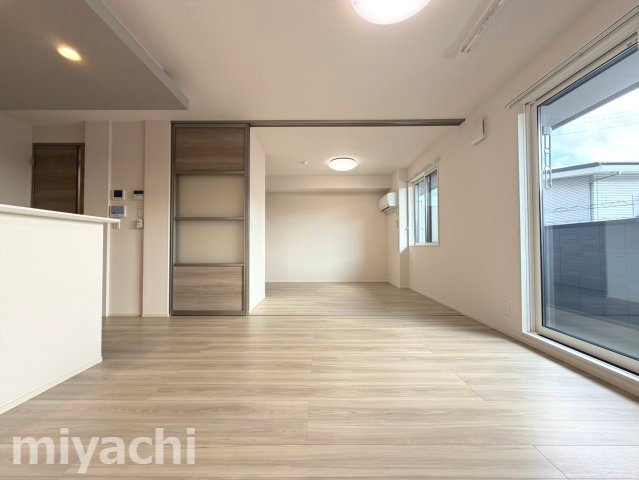 グラシア春日の居間・リビング