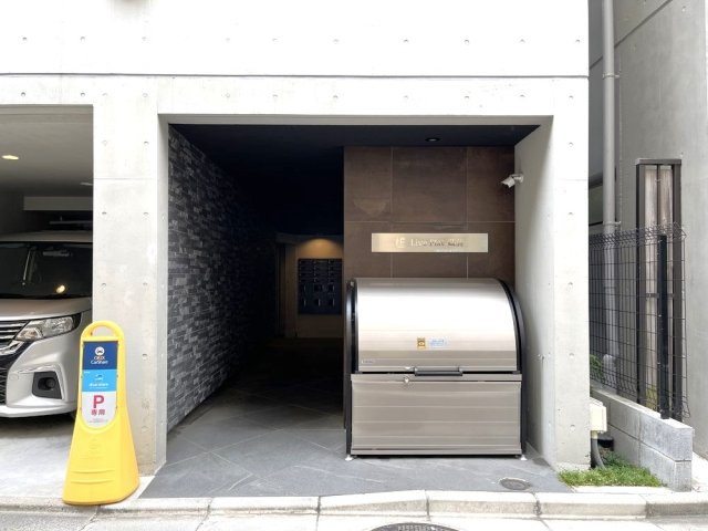 Live Flat蔵前のエントランス