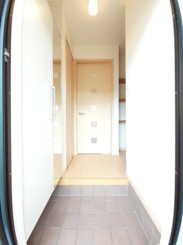 サン　ブローテ　ジンの玄関