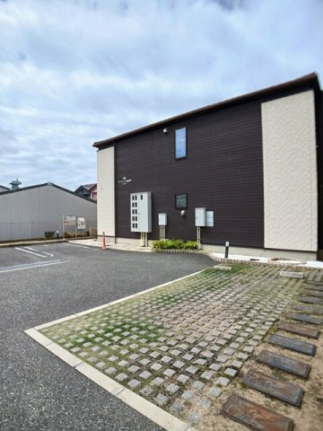 カーネ　プレッソの駐車場