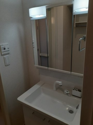 アドラブール　　刈谷市近郊の賃貸はクラスホーム刈谷店の洗面所|使いやすい洗面所です