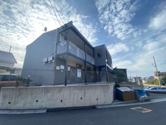 レオパレスパストラル葉山の外観