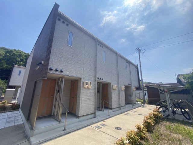 クレイノ本町の外観
