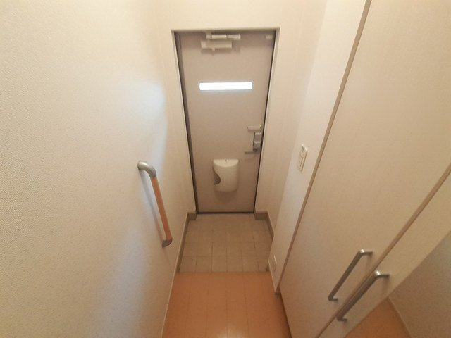 エヴァーグリーンⅡの玄関