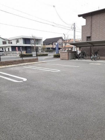 ポートソレイユの駐車場