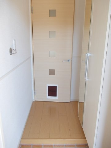 メゾン　ド　ソレイユの玄関