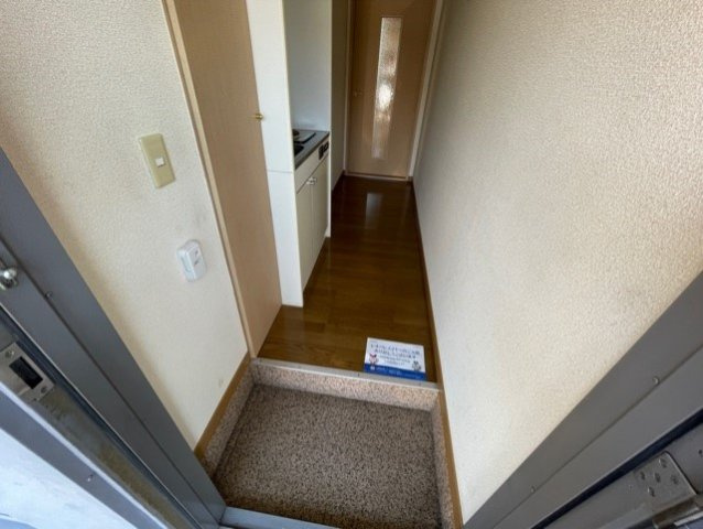 レオパレスフェリスの玄関