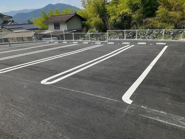 サンリット　マークの駐車場