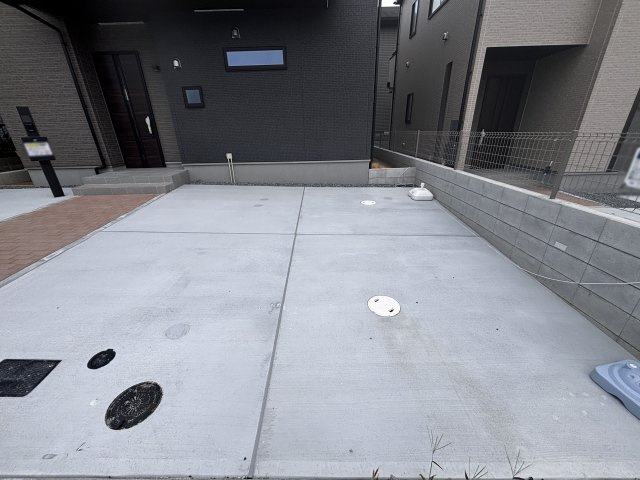 三木市緑が丘町中1丁目新築戸建B号棟の駐車場
