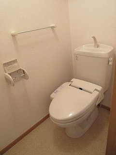トゥー・ル・モンド山路　Ａのトイレ