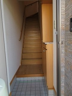トゥー・ル・モンド山路　Ａの玄関