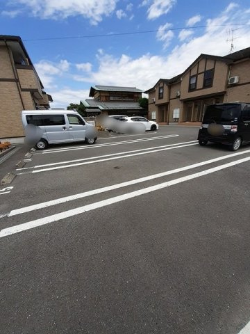 ジェルメ　Ｂの駐車場