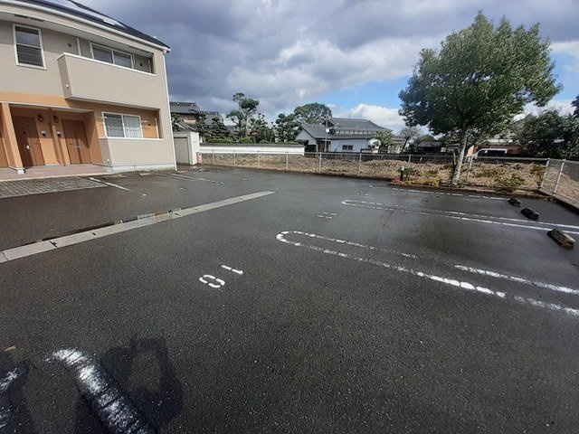 サンクレストの駐車場