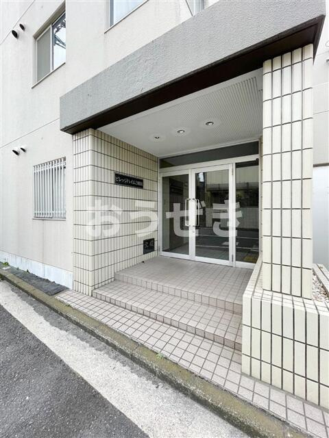 ビレッジハイム３鶴見のエントランス