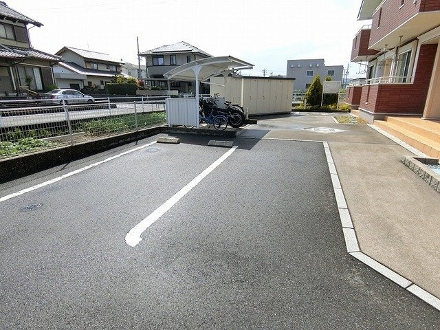 イノセント　フェアリーの駐車場