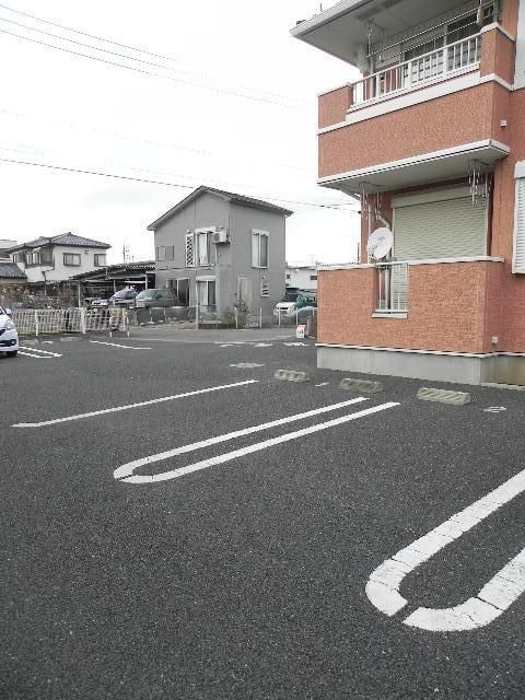 メゾン　クレールⅡの駐車場