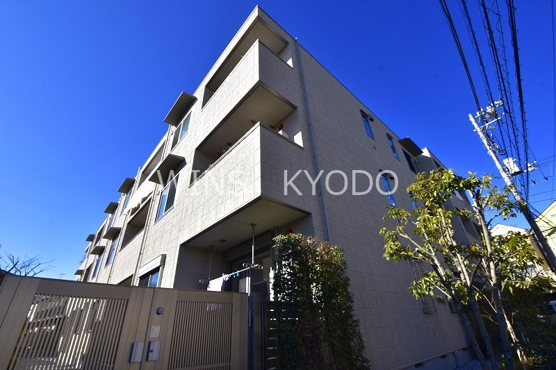 世田谷区梅丘３丁目の賃貸マンションの外観