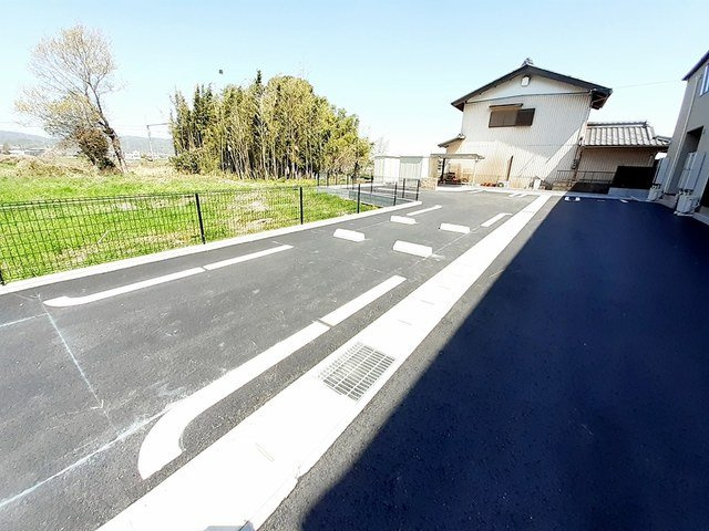 ボヌールメゾンの駐車場