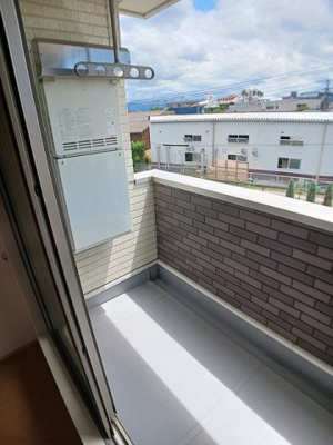 【バルコニー】 | グラシアス | 外からの目が気にならないバルコニーで洗濯物が干せます