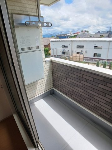 【バルコニー】 | グラシアス | 外からの目が気にならないバルコニーで洗濯物が干せます