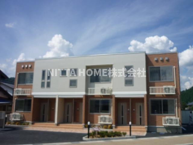オアシスの外観|全居室収納や外部物置がついていて便利◇