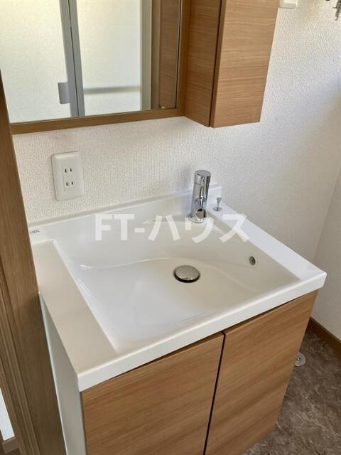 浪花町戸建の洗面所