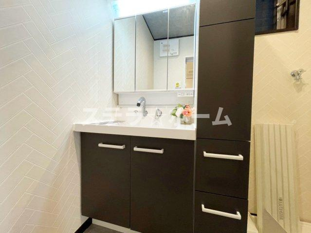 木川東1 中古戸建の独立洗面台|独立洗面台あり、毎朝おしゃれに忙しい女性の方におすすめです