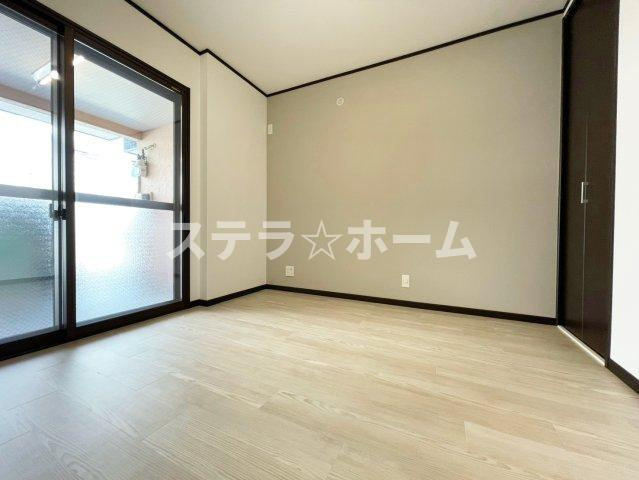 木川東1 中古戸建の洋室|広々とした洋室です