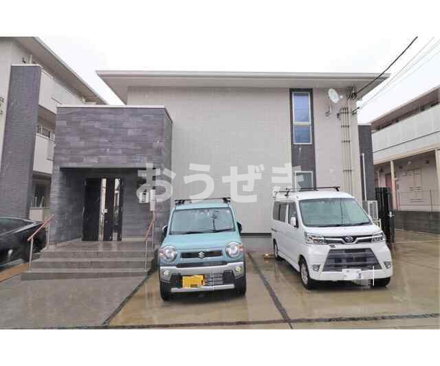 プレシャスＩＩの駐車場