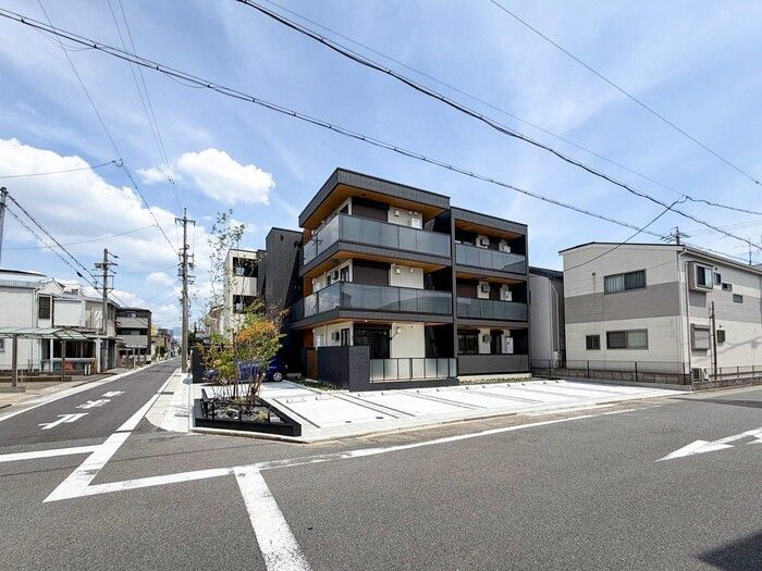 セレスティア草薙町の外観
