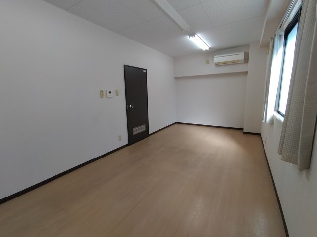 吹田市五月が丘南の店舗事務所