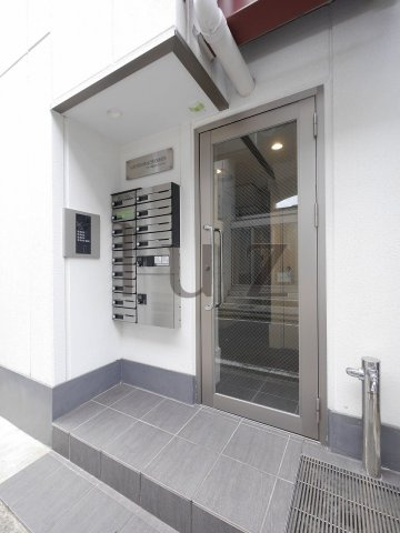 リアン駅前マンションのエントランス