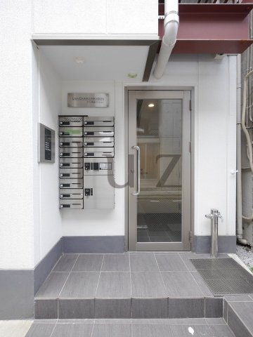 リアン駅前マンションのエントランス