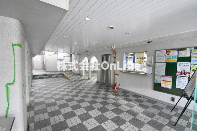 八尾市北久宝寺１丁目の賃貸マンションのロビー