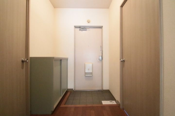 エーデルハイム原宿の玄関