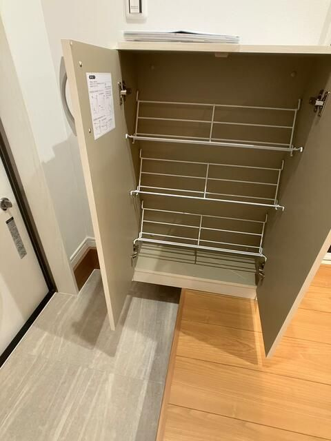 Fullea千葉中央の玄関