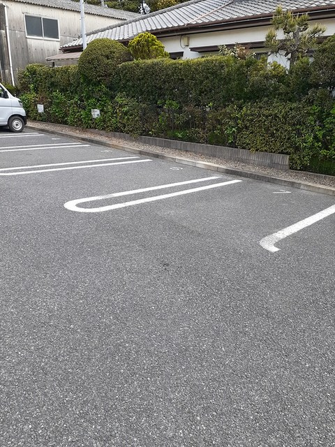 カレントハウスの駐車場