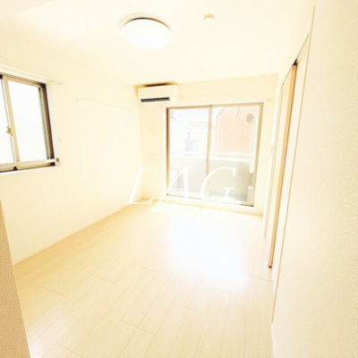 【居間・リビング】 | サダルスウド | 洋室のお部屋です。