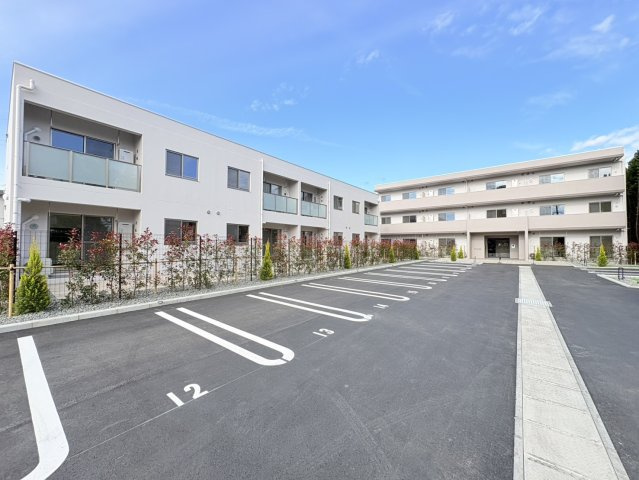 M's Gardenの駐車場|車をお持ちの方に嬉しい駐車場付きの物件です