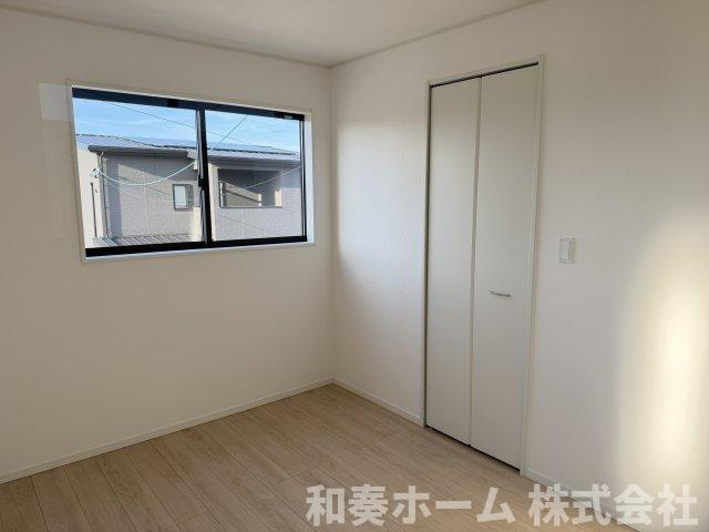 クレイドルガーデン徳島市国府町日開第2の洋室