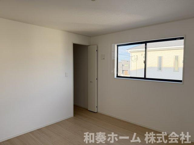 クレイドルガーデン徳島市国府町日開第2の洋室