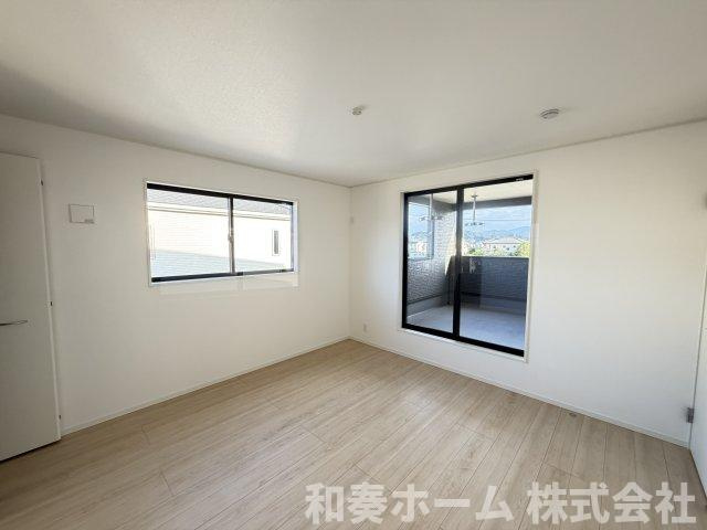 クレイドルガーデン徳島市国府町日開第2の洋室